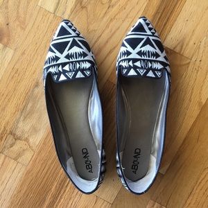 Navajo/Tribal Patterned Flats